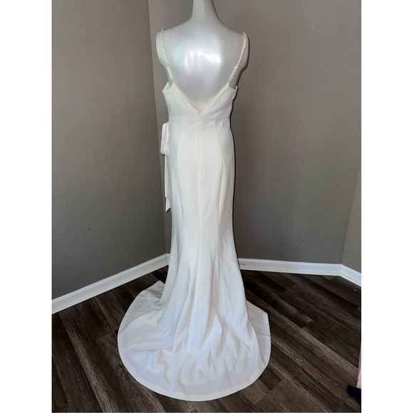 Cinq à Sept Women's Emmie Crystal-Strap Gown - Ivory - Picture 9 of 13